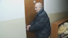 Nešťastné načasovanie. Desiatky dôchodcov vysťahujú z ubytovne dva dni pred Vianocami