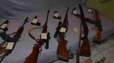 Na Silvestra strieľal zo samopalu: Muža (30) zo Serede už obvinili