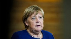 Merkelová v Prahe naznačila, že Putinovi „preskočilo“ cez pandémiu. Svoju vinu odmieta a tvrdí, že Kyjevu kúpila čas