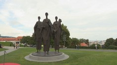 Na bratislavskom hrade odhalili súsošie svätého Cyrila, Metoda a Gorazda. Financoval ho Boris Kollár