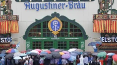 V Mníchove otvorili 184. ročník pivných slávností Oktoberfest