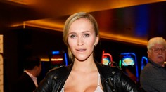 Vianočný večierok sa poriadne zvrhol. Nele takmer vypadli prsia