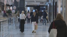 Nakupovanie na poslednú chvíľu. Boli sme sa pozrieť, ako to vyzerá pred Vianocami v obchodoch