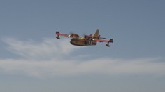 Vodu naberajú len 12 sekúnd. Špeciálne hasičské lietadlá si vo veľkom objednávajú najmä európske destinácie