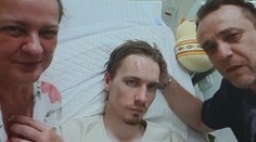 Študent Denis, hospitalizovaný v Číne, po viac ako mesiaci otvoril oči. Jeho rodičia opísali prvé chvíle po prebudení