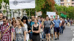 Vedci protestujú. Ministerku školstva vyzývajú, aby odstúpila