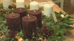 Je tu advent. Zisťovali sme tohtoročné trendy vencov či vianočného pečiva