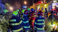 OBRAZOM: Pri Pezinku sa zrazil rýchlik z Košíc s regionálnym expresom