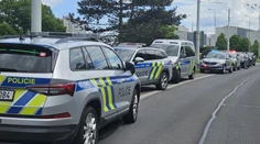 Šok na strednej škole v Pardubiciach. Nešťastná láska mala krvavú dohru, o život prišlo mladé dievča