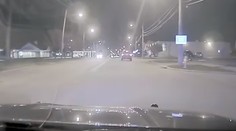 Policajti hodinu naháňali chlapca (11). Mame zobral auto, lebo mu zabavila playstation