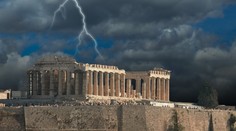Ministerstvo zahraničia varuje pred silnou búrkou v Grécku. Udrieť by mala čoskoro