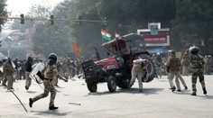 OBRAZOM: Ako útok na americký Kapitol: Červenú pevnosť v Indii obsadili desaťtísíce roľníkov