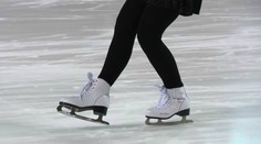 Viac ako tisíc korčuliarov na ľade počas celého dňa a noci. V Košiciach odštartovali unikátny maratón