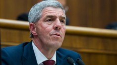 Predsedom strany Most-Híd ostáva Bugár, súpera nemal