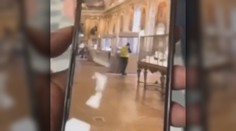 Dvoch zlodejov z krádeže v Louvre zadržali. Identifikovali ich pomocou vzoriek DNA