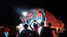 Spod nánosov bahna na Filipínach vytiahli záchranári po 60 hodinách živé dieťa