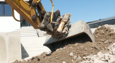 Chcete kúpiť pozemok bez problémov? Advokát radí, čo si overiť pred podpisom zmluvy