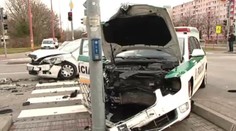 Obrovský náraz policajného auta s osobným. Policajt skončil s otrasom mozgu