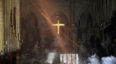 Prvé fotografie zvnútra spustošenej katedrály. Ten pohľad je zničujúci