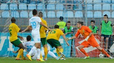 Kozák zase menil zostavu. Chorého Novotu vymenil za Dúbravku