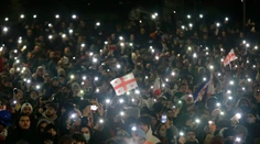 Masové protesty v Gruzínsku neutíchajú