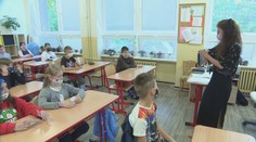 Učitelia sa cítia ohrození. Minister Gröhling chce, aby tých starších zaočkovali už v druhej vlne