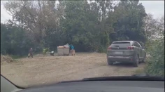 Pri kontajneri v Strážskom sa rozmohla čierna skládka. Samospráva chce tvrdo zakročiť