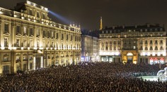 Po útoku v Paríži vyšli tisíce ľudí do ulíc