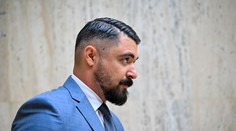 Prehovorila rodina z nehody šéfa SIS Pavla Gašpara: Vraj šoféroval v šľapkách a menil svoju výpoveď