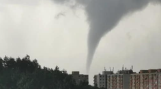 Neďaleko našich hraníc zosadlo tornádo