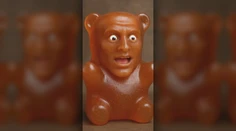 Milióny pozretí za bizarnosť. Prečo ľudí fascinujú šialené videá, ktoré prekračujú všetky hranice?