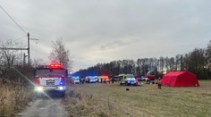 Zrážka vlakov v Česku. Hasiči zaisťujú obe súpravy, prebieha vyšetrovanie