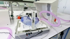 Obrovský úspech mladých Slovákov. Ich prenosný pľúcny ventilátor sa začal vyrábať sériovo