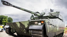 Pripomínajú menší tank, sú ideálne do snehu aj blata. Na Ukrajinu mieria superobrnence zo severu