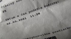 Tisíce seniorov cítia krivdu. Zaočkovali sa, no žiaden šek s odmenou im nepríde