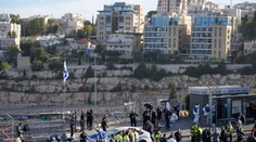 VIDEO: Hamas udrel v Jeruzaleme. Streľba na zastávke má najmenej tri obete, útočníkov zneškodnili