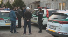 Dráma v azylovom dome v Leviciach: Muž vtrhol dnu a zbraňou zaútočil na dvoch ľudí