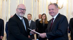 V kaviarni ukradol cenný obraz, všetko zachytila kamera. Dekan Fakulty umení TUKE Tibor Uhrín po škandále odstúpil