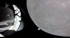 VIDEO: Vesmírna loď Orion splnila ďalšiu časť misie. K povrchu Mesiaca sa priblížila na 130 kilometrov