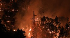 Mapa požiarov: Chorvátski hasiči zažívajú najťažšie dni leta, zasahujú aj v obľúbených destináciách