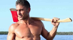 Máte slabosť pre polonahých hasičov? Tento kalendár pôjde na dračku