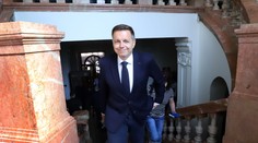 Začal sa súd s Petrom Kažimírom. Z funkcie neplánuje odstúpiť