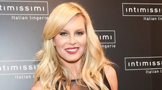 Prekrásne zvodná Simona Krainová. Tá jednoducho vie, čo na seba