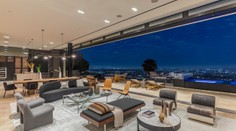 GALÉRIA: Výherca dvojmiliardového jackpotu sa dlho neostýchal. Kúpil si dom v susedstve hollywoodskych hviezd