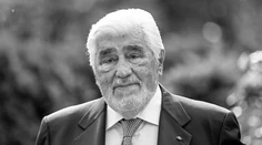 Zomrel legendárny zloduch z Winnetoua. Mario Adorf mal 95 rokov