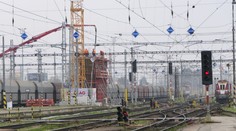 Vlak Eurocity narazil neďaleko Karlštejna do stromu, evakuovali desiatky cestujúcich