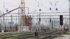 Vlak Eurocity narazil neďaleko Karlštejna do stromu, evakuovali desiatky cestujúcich