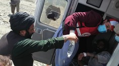 Ničivé zemetrasenie v Afganistane: Počet obetí stúpol na vyše 1000, zranených ošetrujú na ulici