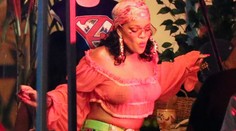 Rihanna predvádza plnšiu postavu. Bez podprsenky a s faldíkmi