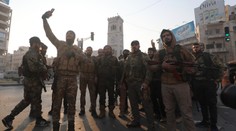 VIDEO: Spanilá jazda sýrskych povstalcov. Mestá, ktoré boli doteraz verné Asadovi, sa vzdávajú bez boja